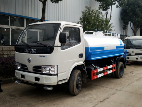 東風(fēng)小卡3噸灑水車