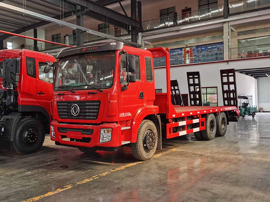 東風(fēng)錦程后八輪挖機平板車