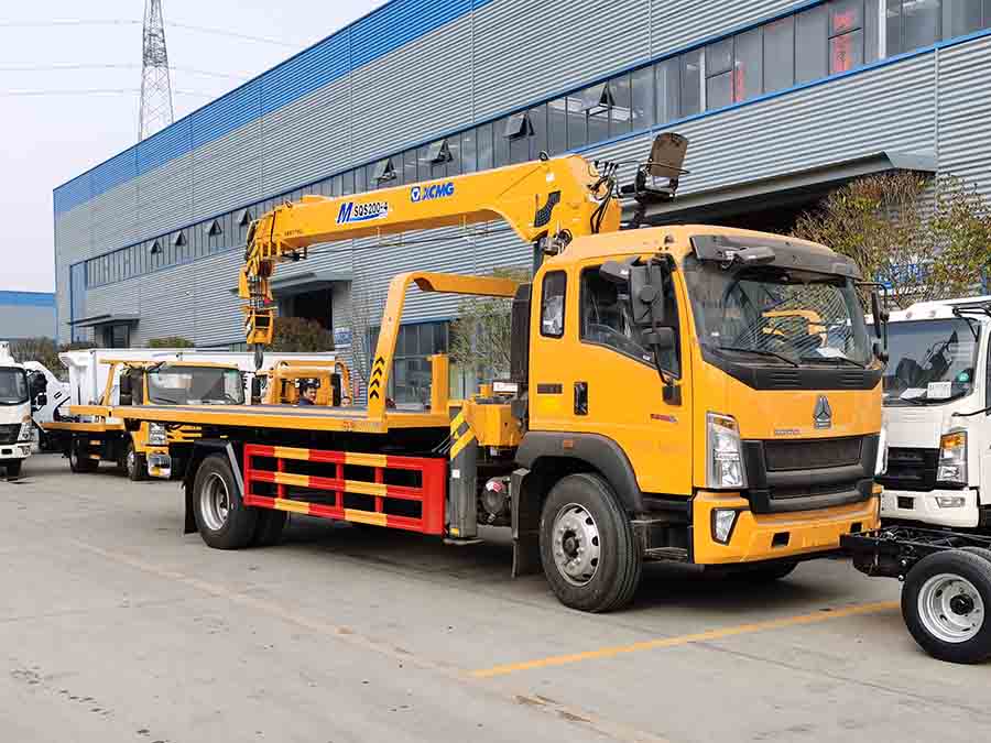 國六重汽豪沃帶吊一拖二清障車